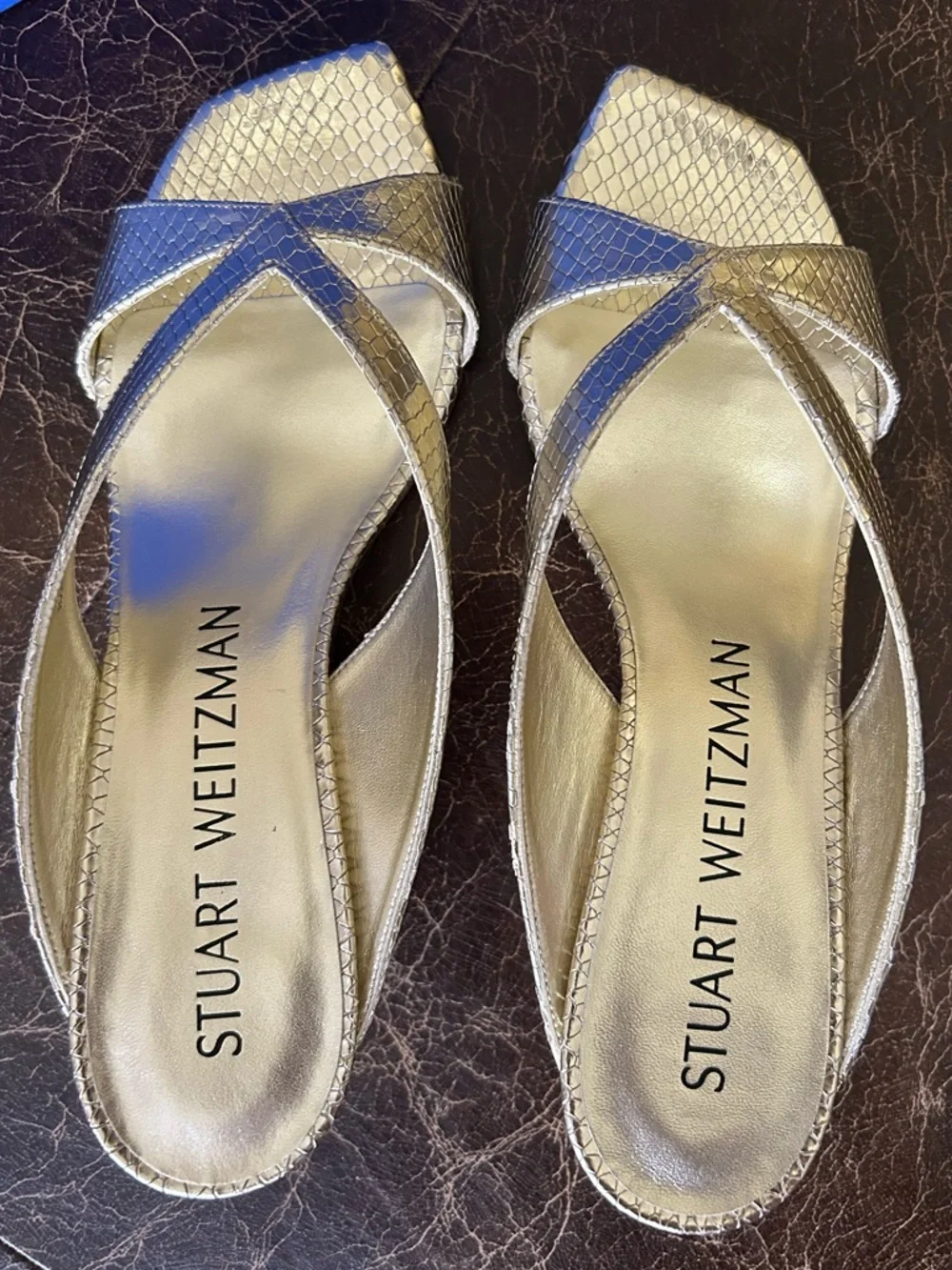 Stuart Weitzman Miami Wedge Slide Sandals Metallic Snake Print Textured Gold - Picture 7 of 11